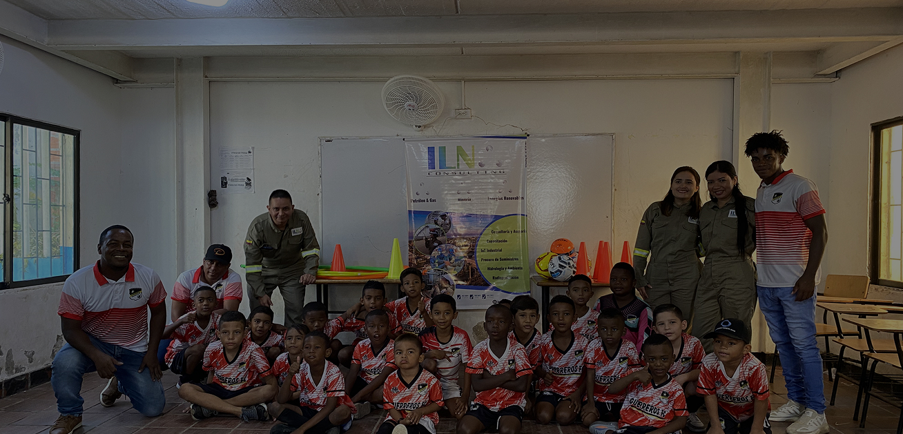 Equipo de ILN Consulting durante una actividad con la comunidad